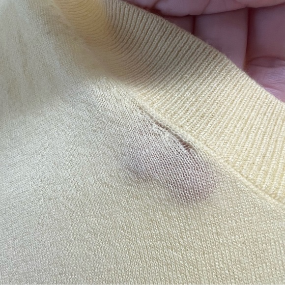 Madewell Cashmere U-Neck Pullover in Iced Lemon Yellow Size Small - Picture 10 of 13